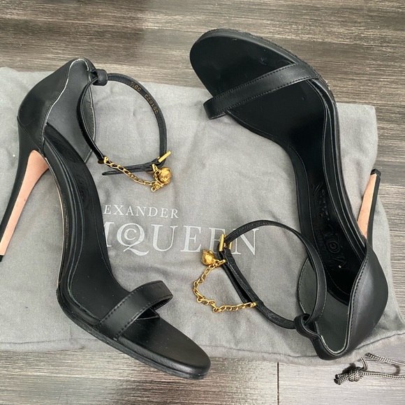 Alexander McQueen Strap Sandal. - Picture 3 of 10